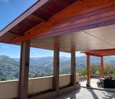 Santo Antonio do Pinhal House | Family-Friendly Retreat at Colina do Cristal - Rated 9.4/10