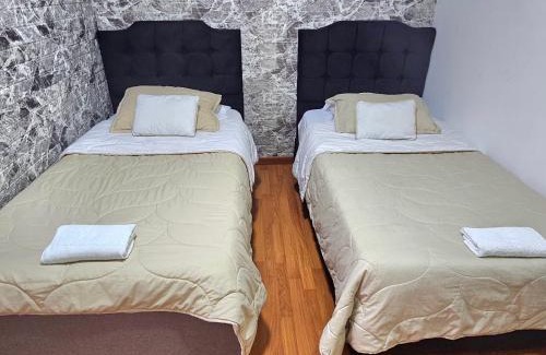 Campin Bed & Breakfast | Family-Friendly Retreat at Colisseum Roma - El Cubo Movistar