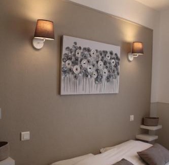 Dange-Saint-Romain Hotel | Budget-Friendly Coliwork Le Saint Romain with Family Amenities