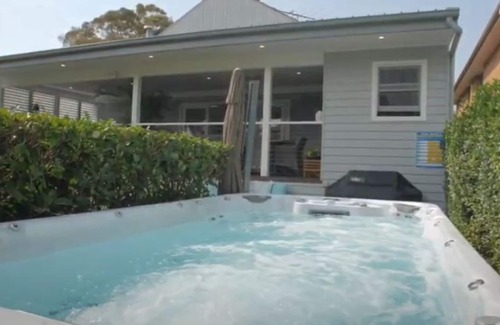 Collaroy Plateau House | Collaroy Plateau Coastal Hamptons - Spa, Ocean Views & Fire