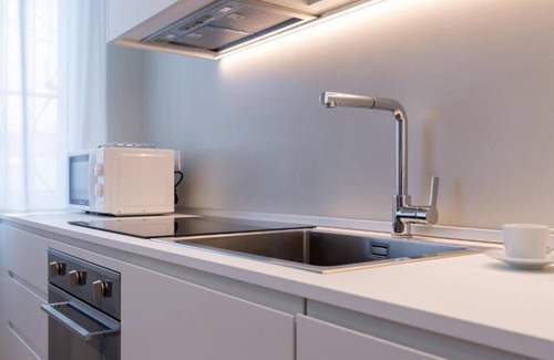 Porta Volta Apartment | Elegant Collection Moscova Suite with Kitchen & Spa Access
