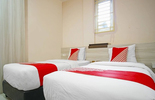 Padang Sidempuan Hotel | Budget-Friendly Stay at Collection O 91373 M Hotel