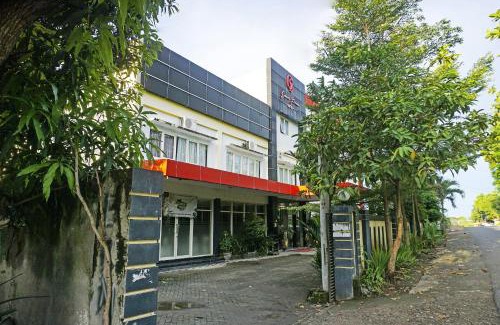 Sulawesi Hotel | Family-Friendly Stay at COLLECTION O 91331 Hotel Grand Saota