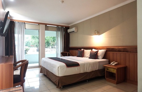 South Tangerang Hotel | Explore Collection O 92122 Series Hotel Serpong Today