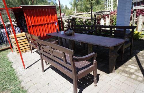 Kajarharjo Hotel | Cozy Karona Berg Homestay & Cafe with Child-Friendly Amenities