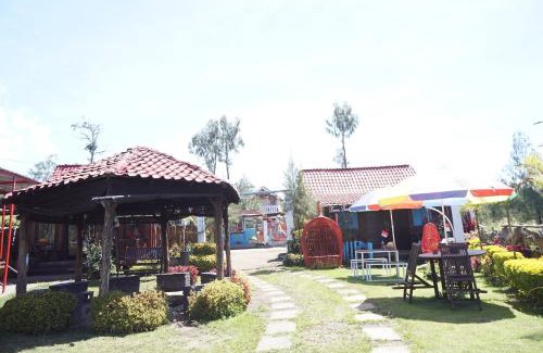 Kajarharjo Hotel | Cozy Karona Berg Homestay & Cafe with Child-Friendly Amenities