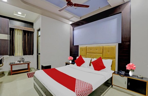 Visnagar Hotel | Guest Rated 10/10 - Collection O Hotel Shiv Villa with Breakfast