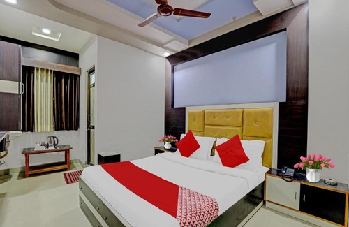 Visnagar Hotel | Guest Rated 10/10 - Collection O Hotel Shiv Villa with Breakfast
