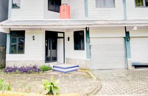 Cipanas Hotel | Budget-Friendly Villa Puncak Agape with Pool & Family Focus