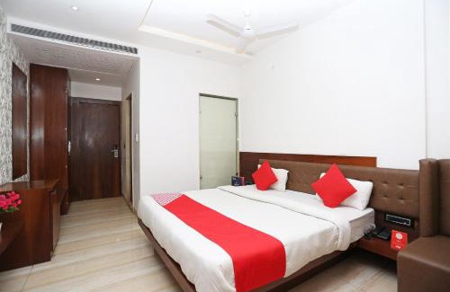 Bhopal Hotel | Cozy FabHotel Sun Park: Family-Friendly with Breakfast