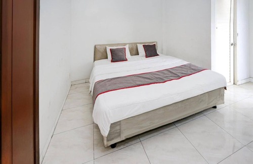 Tangerang Hotel | Budget-Friendly Stay at OYO 92003 Sky Airlines Guesthouse