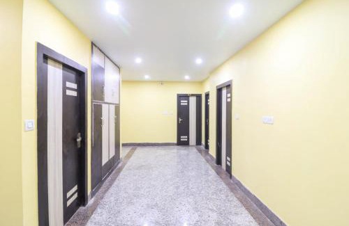 Berhampore Hotel | Budget-Friendly Stay at Collection O The King with Breakfast