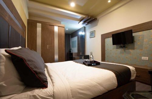 Ambernath Hotel | Collection O Vangani Railway Station Hotel Chadha