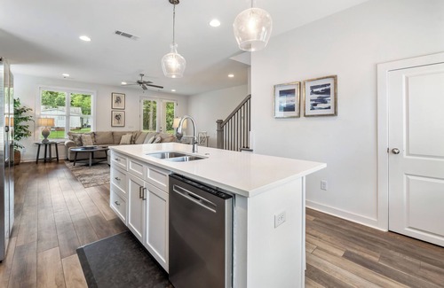Pickwood House | Convenient Hotel Near Downtown Auburn and Campus Amenities