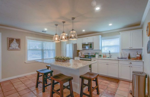 Fredericksburg House | Discover College St. Retreat: Family-Friendly Getaway