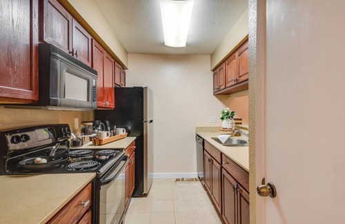 College Hills Estates House | College Station Gem w/Pool Access Near University