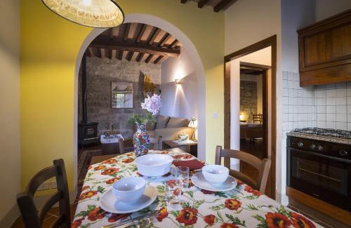 Castellina in Chianti House | Discover Collelungo: 4-Star Haven with Pool & Pet-Friendly