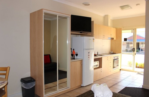 Collie Hotel | Discover Collie Ridge Resort: Family-Friendly & 4-Star Comfort