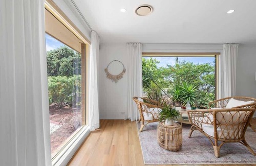 Vincentia House | Collingwood: Ideal Location by Jervis Bay's Tranquil Waters