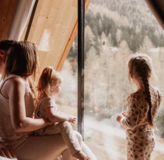 Kals am Grossglockner Apartment | Collis Hill: Pet-Friendly Oceanfront Escape with Breakfast