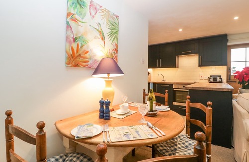 Bridport Cottage | Pet-Friendly Colly Cottage in Dottery - Guest Rated 10/10