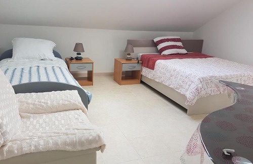 Saint-Just-Sauvage House | Modern Coloc Supergîte: Family-Friendly & Close to Amenities