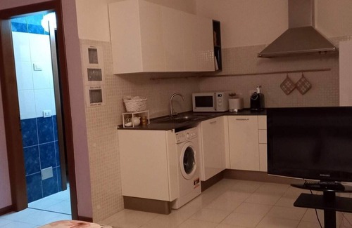 Cologno Monzese Apartment | Convenient Rosaviola 2 Metro: Pet-Friendly & Breakfast Included