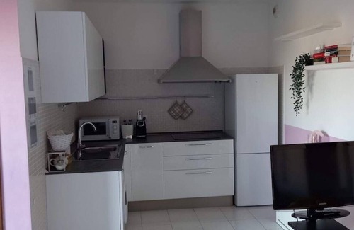 Cologno Monzese Apartment | Convenient Rosaviola 2 Metro: Pet-Friendly & Breakfast Included