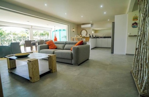 Quartier d Orleans Apartment | "Colombe, your Orient Bay seaside apartment