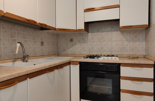 Marina di Andora Apartment | Discover Colombo 7 in Marina di Andora with Breakfast & Accessibility