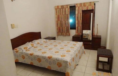 Dematagoda Apartment | Colombo 9 - Inviting 3BR Apartment with Pool & Dining Options