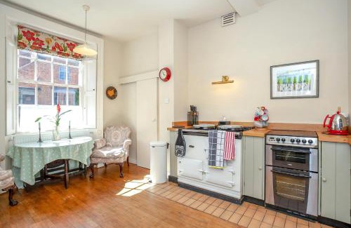 Montgomery House | Experience Colomendy: 4-Star Family & Pet-Friendly Retreat