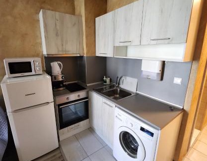 Studentski Grad Apartment | Kid-Friendly Colonel Apartment 953: Ideal for Budget Travelers