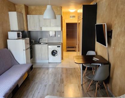 Studentski Grad Apartment | Kid-Friendly Colonel Apartment 953: Ideal for Budget Travelers