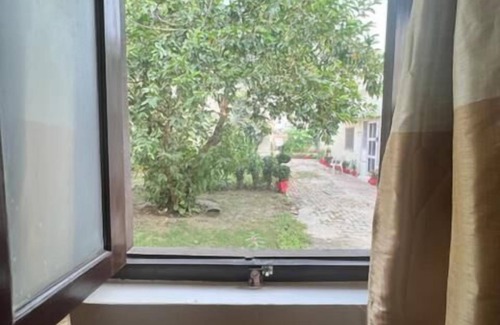 Rakabganj House | Discover Colonel Dugal's: Near Taj, Fort & Shopping