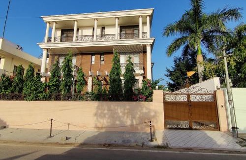 Vidhyadhar Nagar Apartment | Family-Friendly Stay at Colonel's Abbey - Guest Rated 9.8