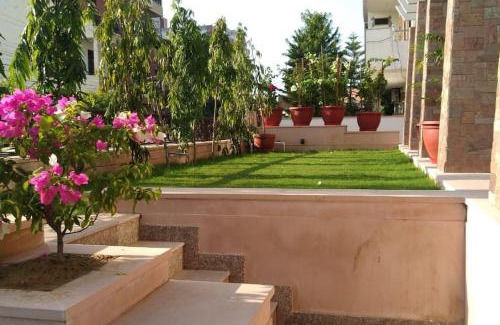 Vidhyadhar Nagar Apartment | Family-Friendly Stay at Colonel's Abbey - Guest Rated 9.8