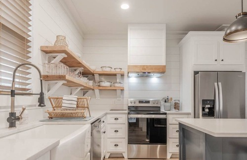 Guntersville House | Unforgettable Stay at Colonel's Cove with Private Pool