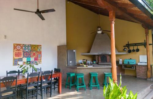 Granada House | Experience Miskitu Casa Boutique: A 4-Star Oasis with Pool