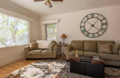 Atascadero House | Pet-Friendly Holiday Homes in California - Rated 9.8/10