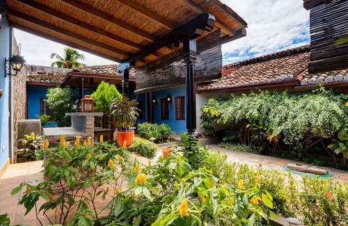 Granada House | Elegant Casa Consulado in Granada with Spa & Breakfast