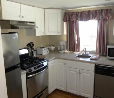 Belfast Cabin | Beachfront Retreat at Colonial Gables Oceanfront Village