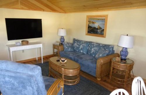 Belfast Cabin | Beachfront Retreat at Colonial Gables Oceanfront Village