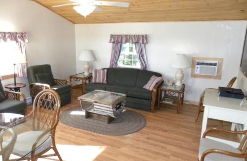 Belfast Cabin | Beachfront Retreat at Colonial Gables Oceanfront Village