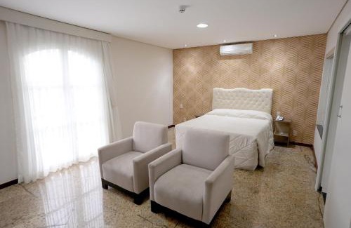 Pindamonhangaba Hotel | Relax at Colonial Plaza Hotel Pindamonhangaba with Pool Access