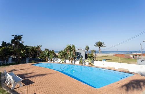 Margate Beach Apartment | Colonial Sands 406: Oceanfront Retreat with Pool Access