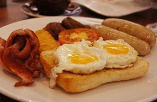 Saskatoon Downtown Hotel | Budget-Friendly Colonial Square Inn & Suites with Breakfast