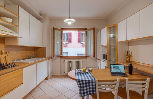 Colonno Apartment | Colonno Apartment with Breathtaking Views & Accessible Amenities