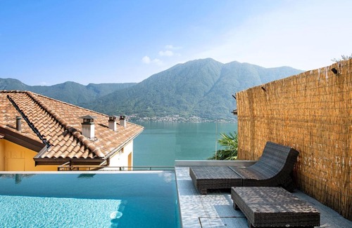 Colonno House | Elegant Colonno Penthouse with Pool & Hot Tub Amenities