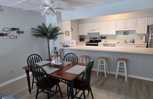 Indian Beach Condo | Cozy Colony by the Sea: Poolside with Ocean Views